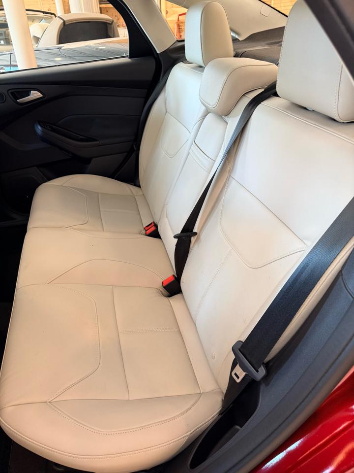 Ford Focus Titanium Sedan 2015