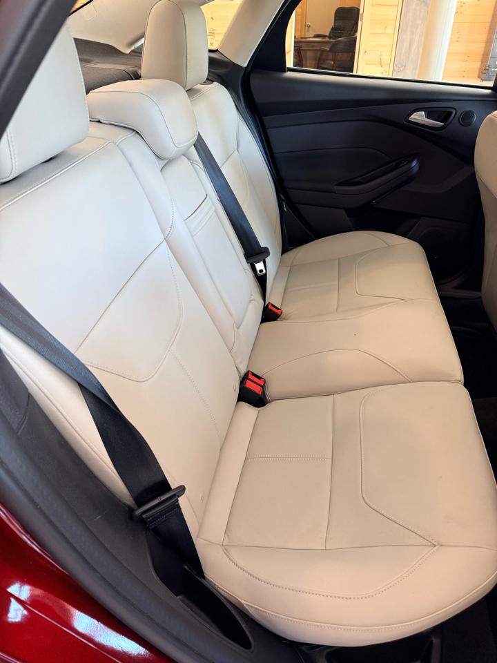 Ford Focus Titanium Sedan 2015
