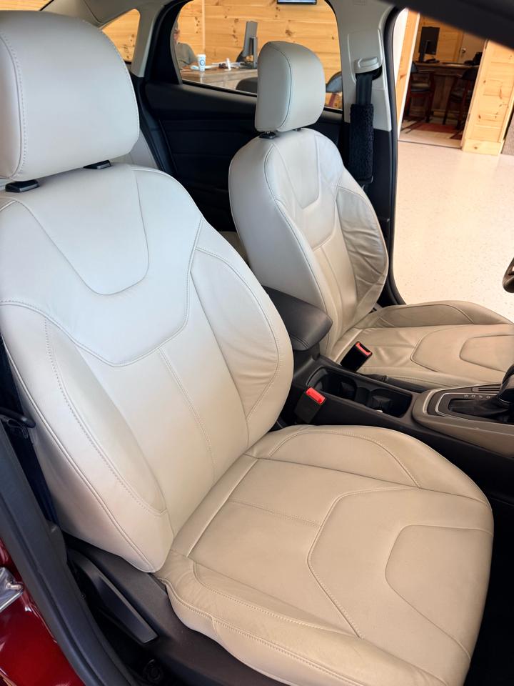 Ford Focus Titanium Sedan 2015
