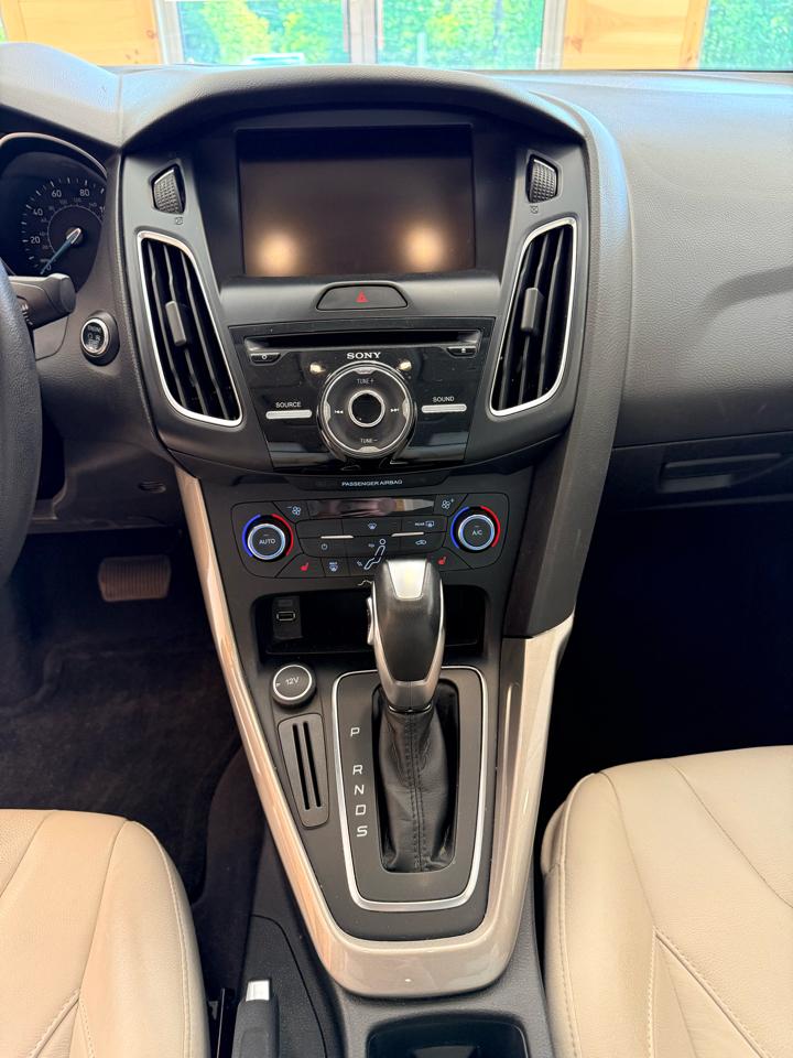 Ford Focus Titanium Sedan 2015