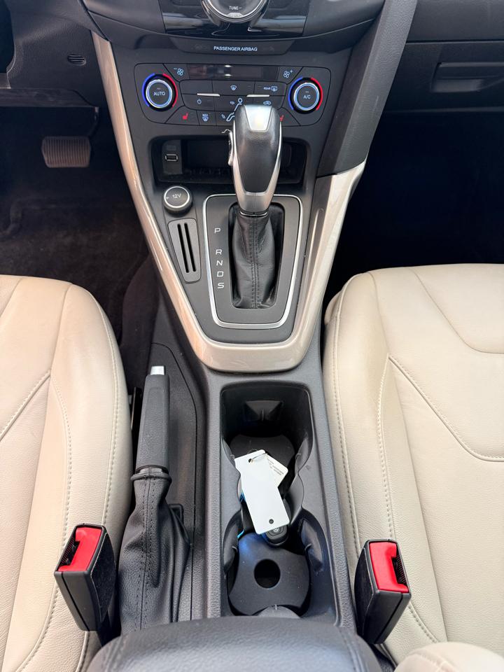 Ford Focus Titanium Sedan 2015