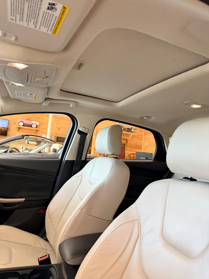 Ford Focus Titanium Sedan 2015