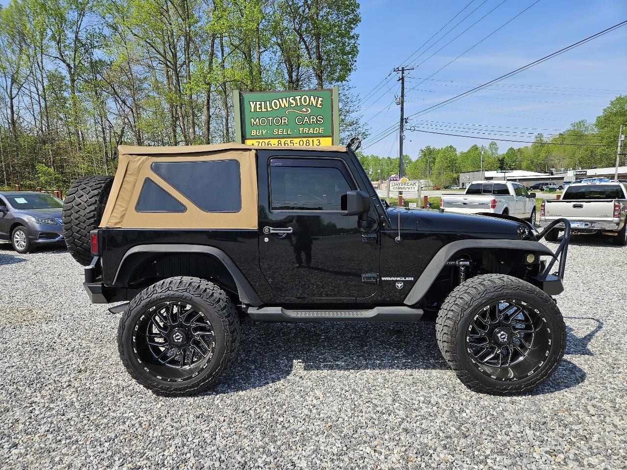 Jeep Wrangler Sahara 4WD 2013
