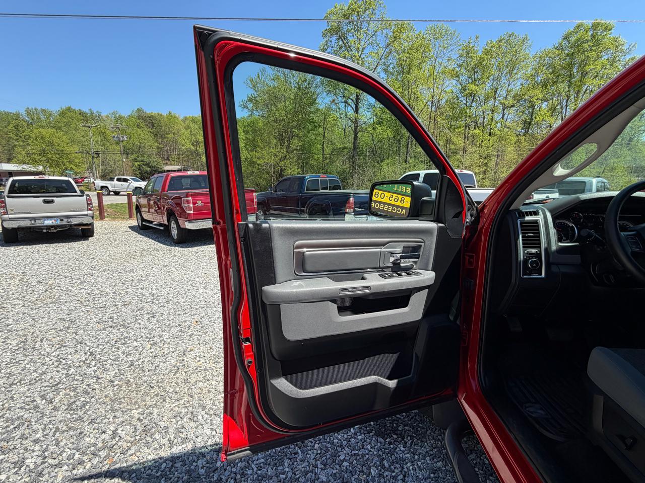 RAM 1500 SLT Crew Cab SWB 4WD 2017