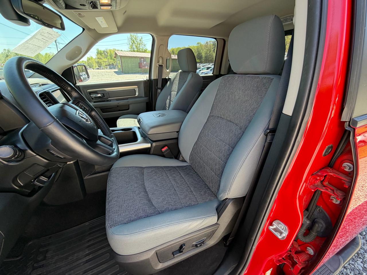 RAM 1500 SLT Crew Cab SWB 4WD 2017