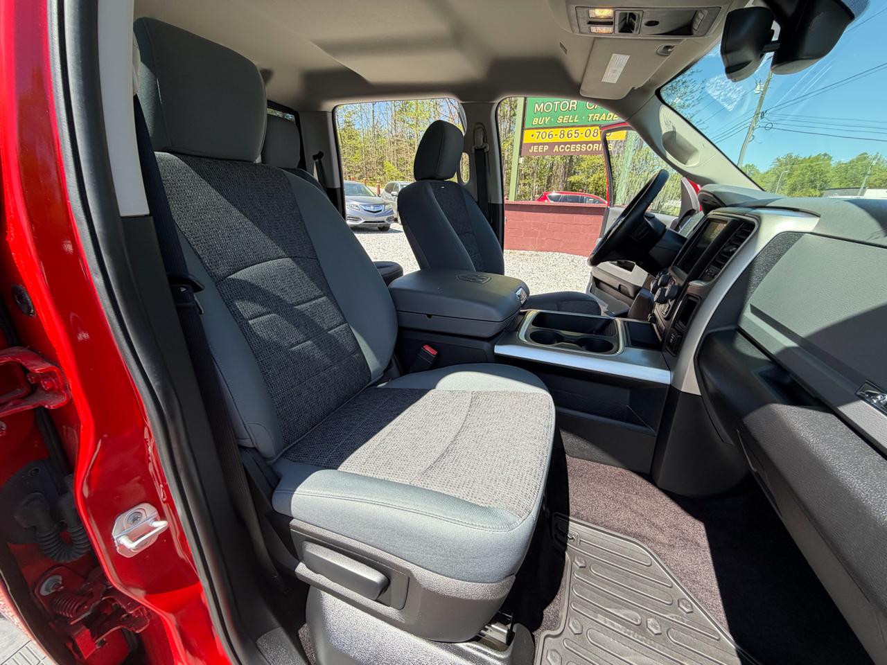 RAM 1500 SLT Crew Cab SWB 4WD 2017