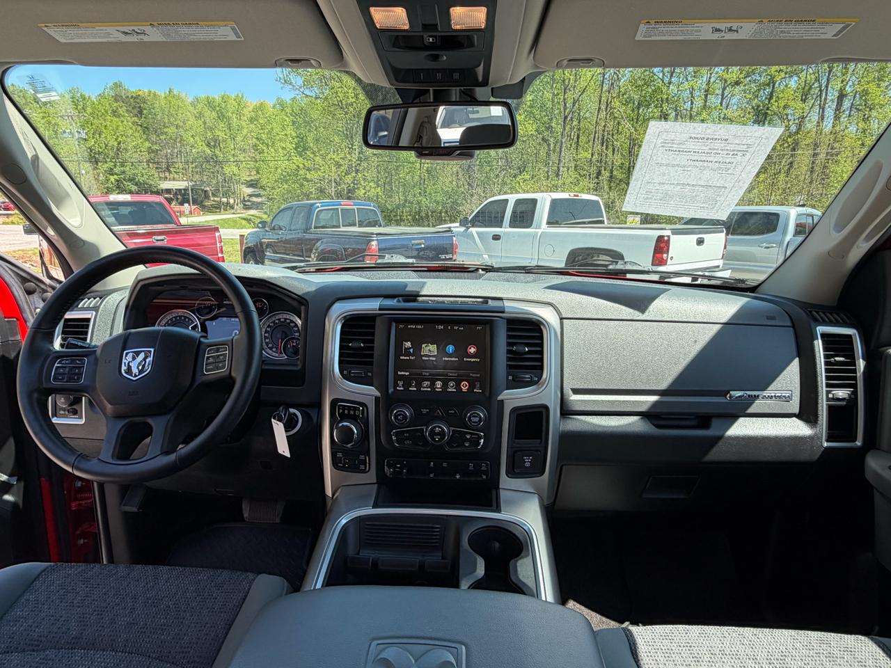 RAM 1500 SLT Crew Cab SWB 4WD 2017