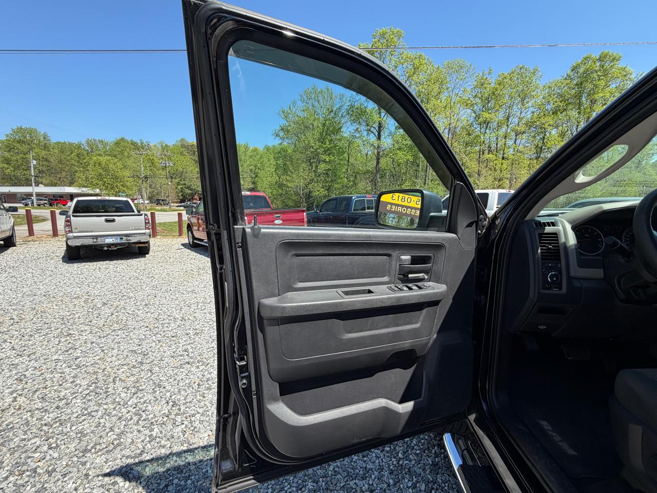 RAM 1500 ST Quad Cab 2WD 2012