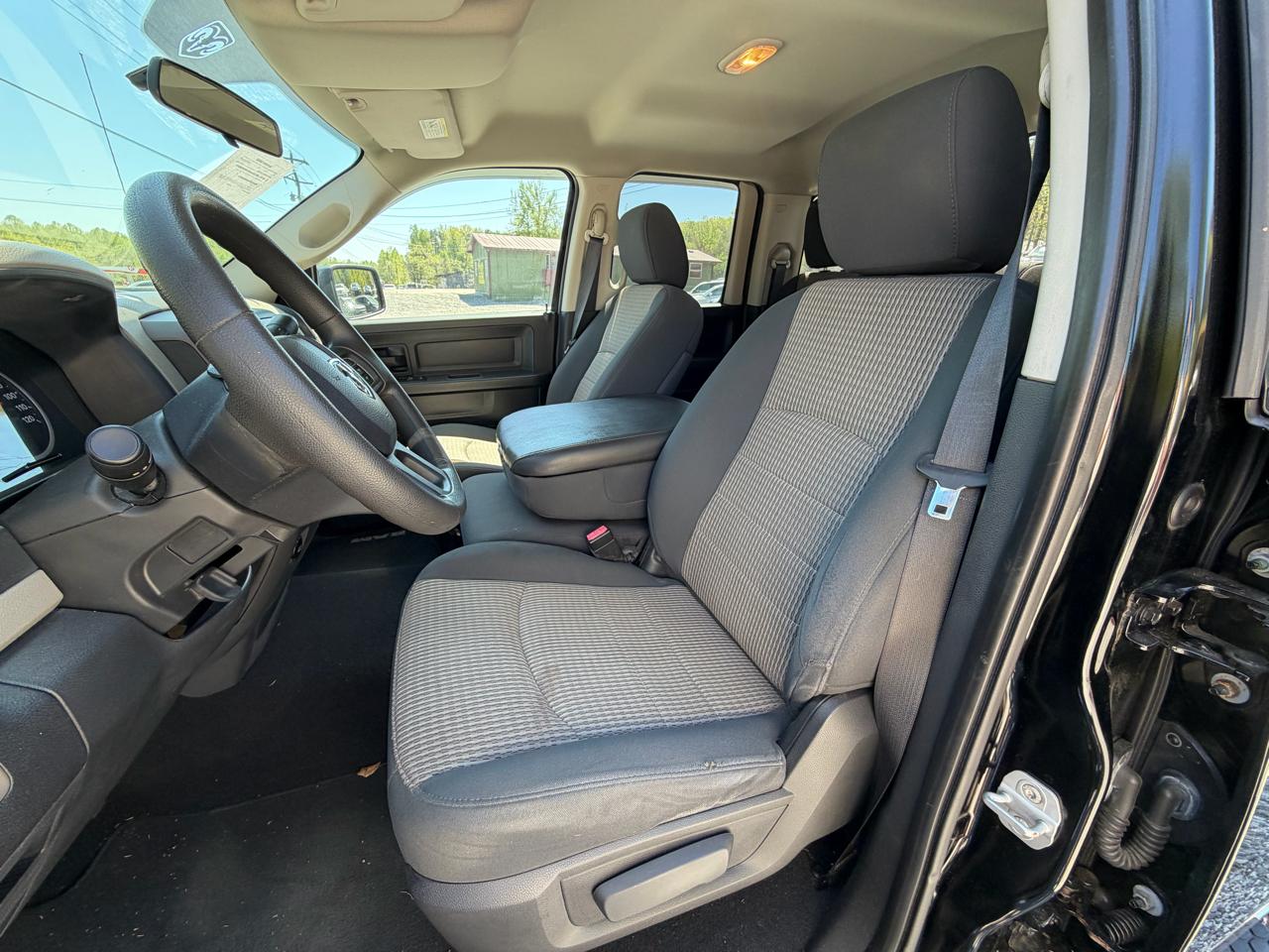 RAM 1500 ST Quad Cab 2WD 2012