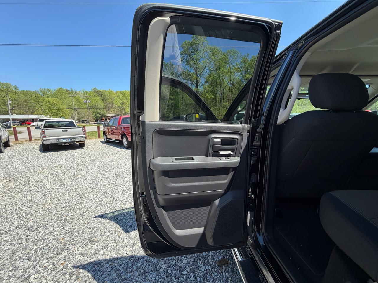 RAM 1500 ST Quad Cab 2WD 2012