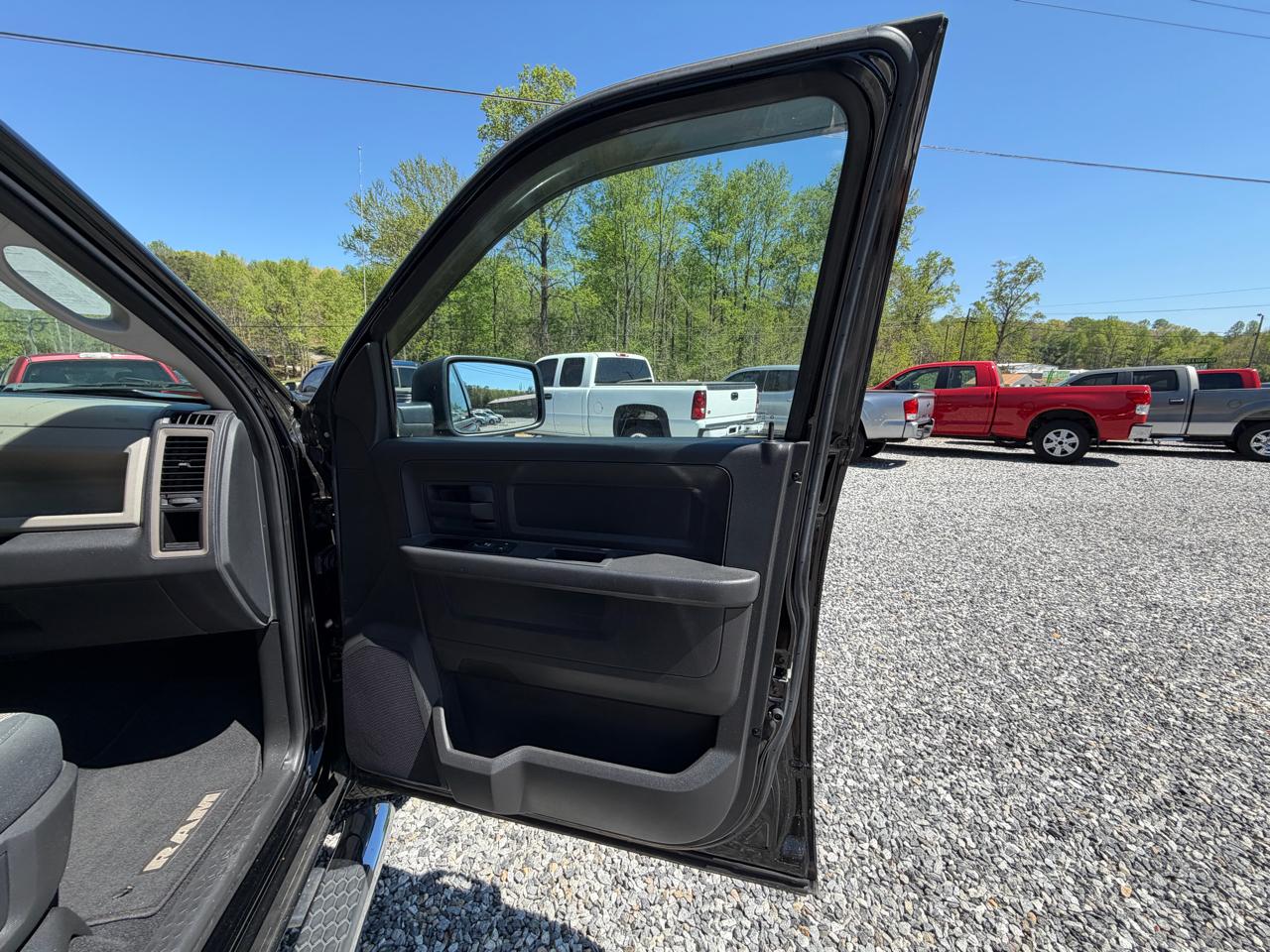 RAM 1500 ST Quad Cab 2WD 2012