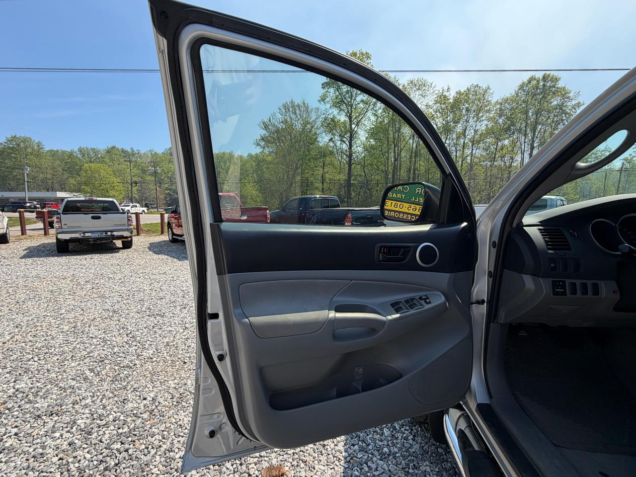 Toyota Tacoma PreRunner Double Cab V6 Automatic 2WD 2005