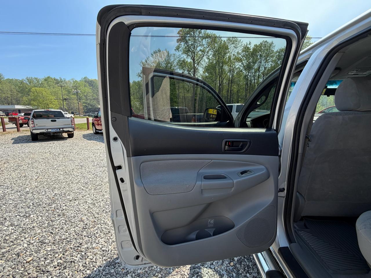 Toyota Tacoma PreRunner Double Cab V6 Automatic 2WD 2005