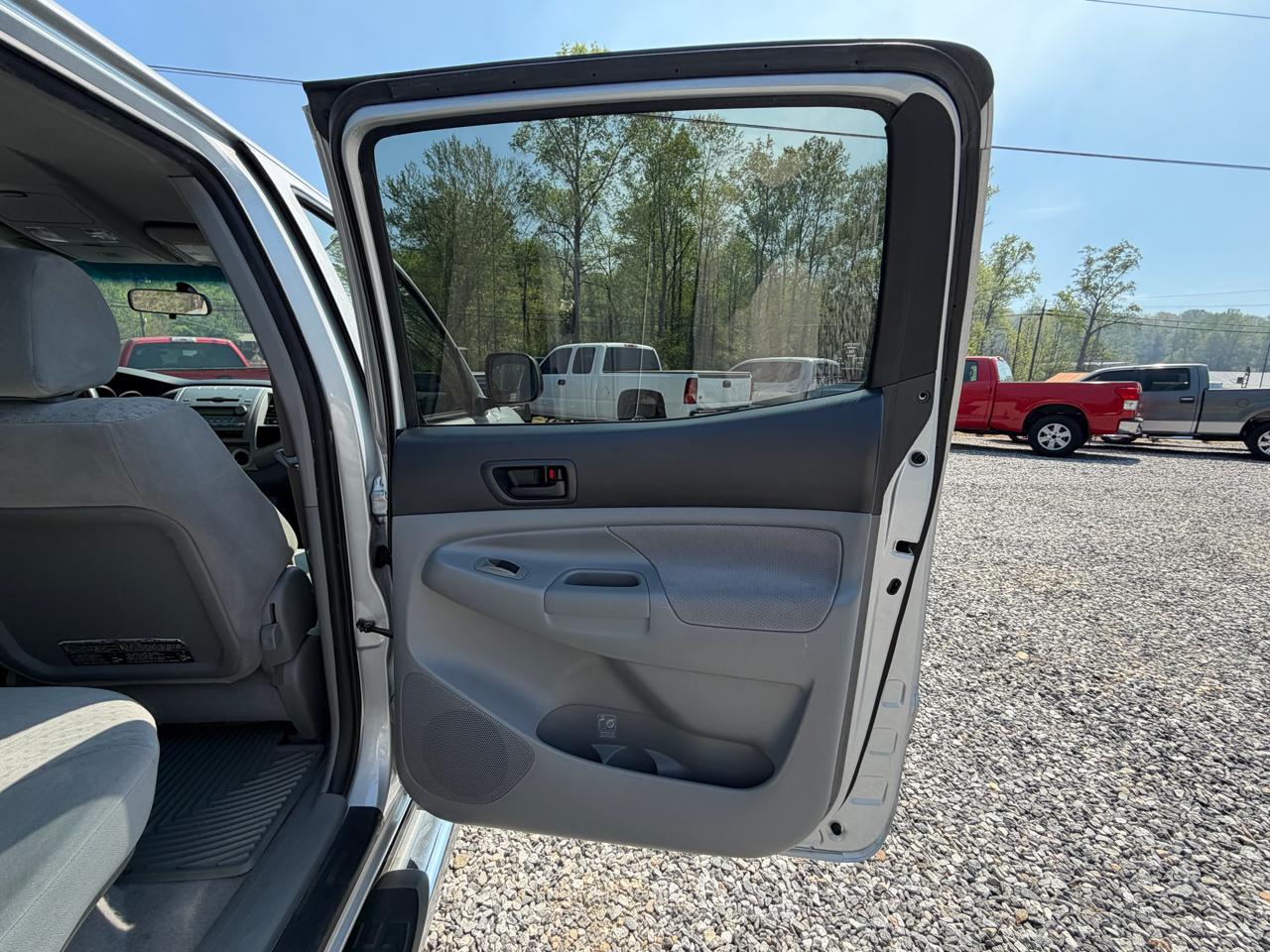 Toyota Tacoma PreRunner Double Cab V6 Automatic 2WD 2005