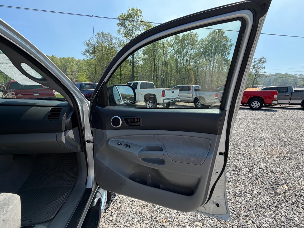 Toyota Tacoma PreRunner Double Cab V6 Automatic 2WD 2005