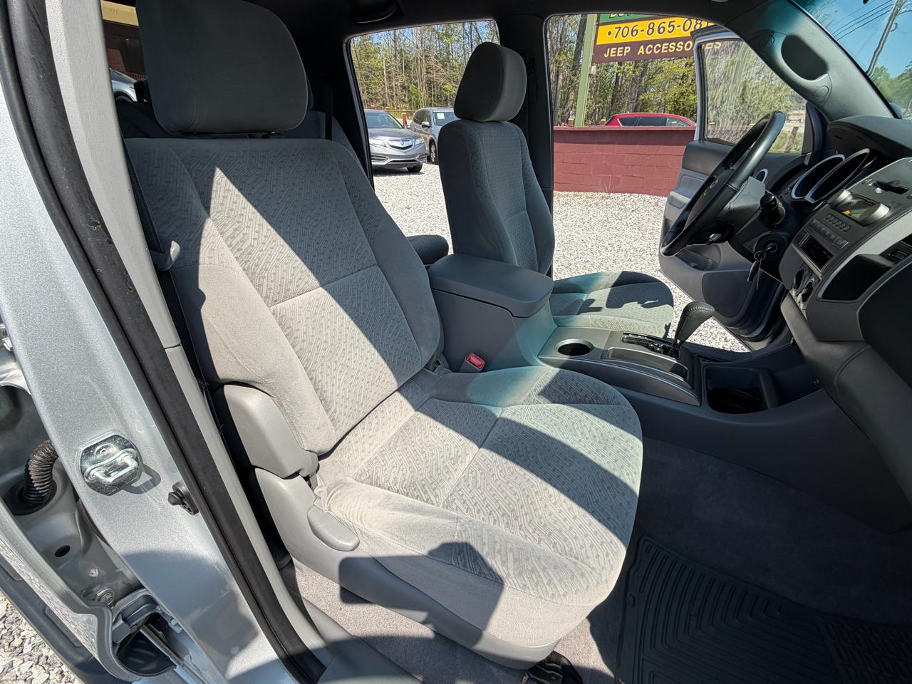 Toyota Tacoma PreRunner Double Cab V6 Automatic 2WD 2005