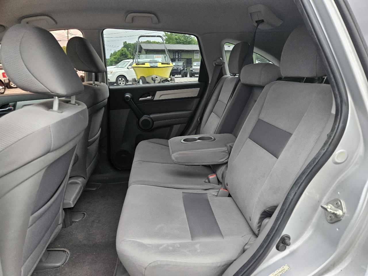 Honda CR-V SE 2WD 5-Speed AT 2011