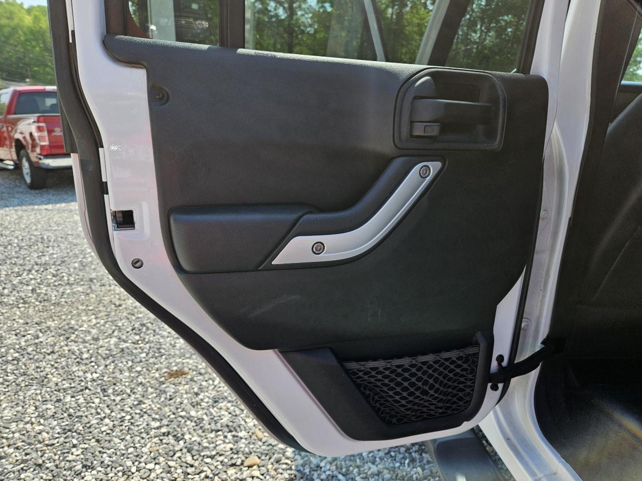 Jeep Wrangler Unlimited Sahara 4WD 2014