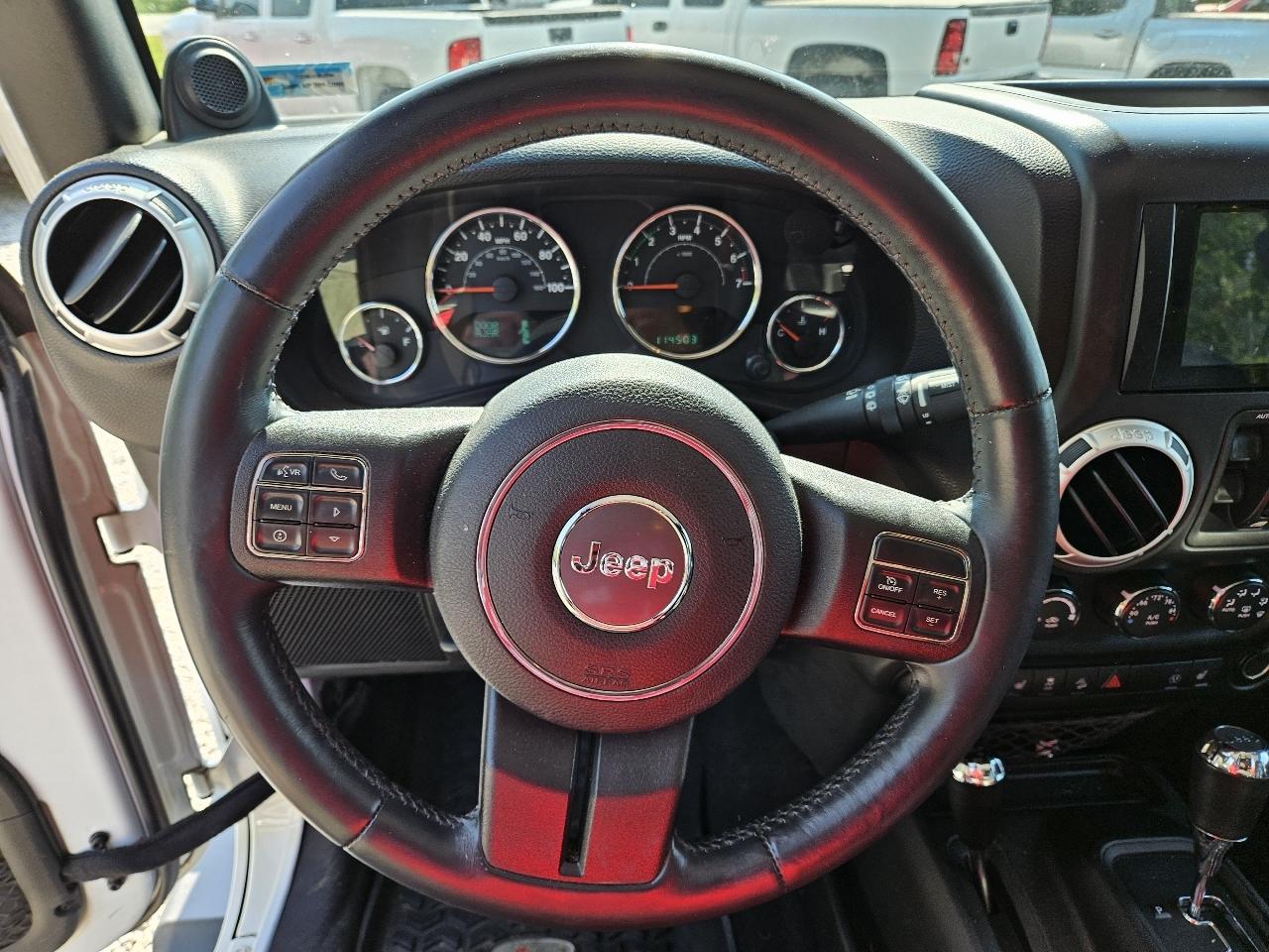 Jeep Wrangler Unlimited Sahara 4WD 2014