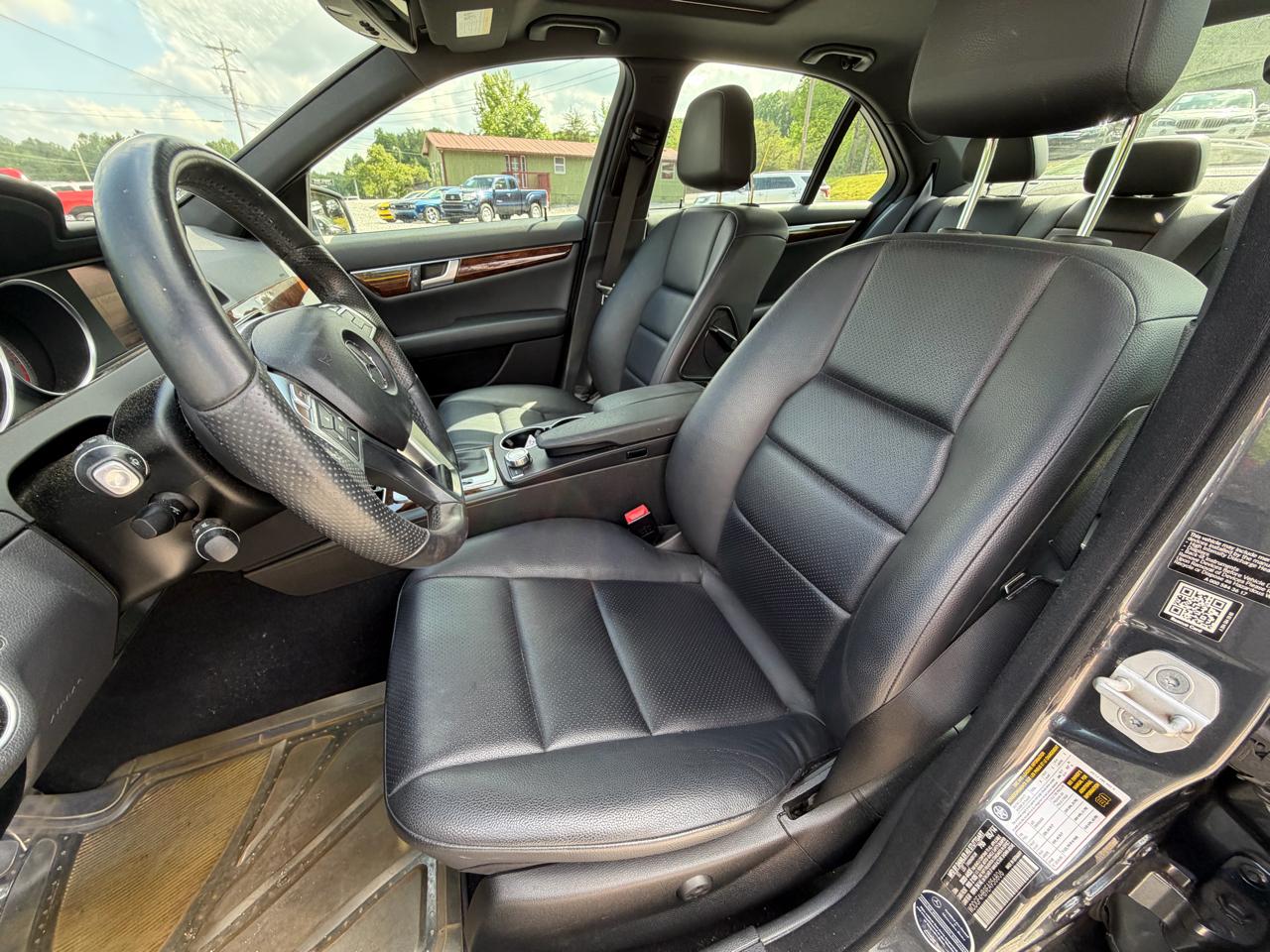 Mercedes-Benz C-Class C250 Luxury Sedan 2014