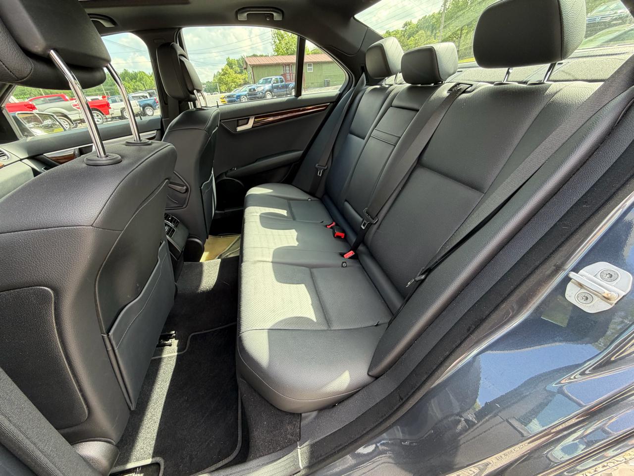 Mercedes-Benz C-Class C250 Luxury Sedan 2014