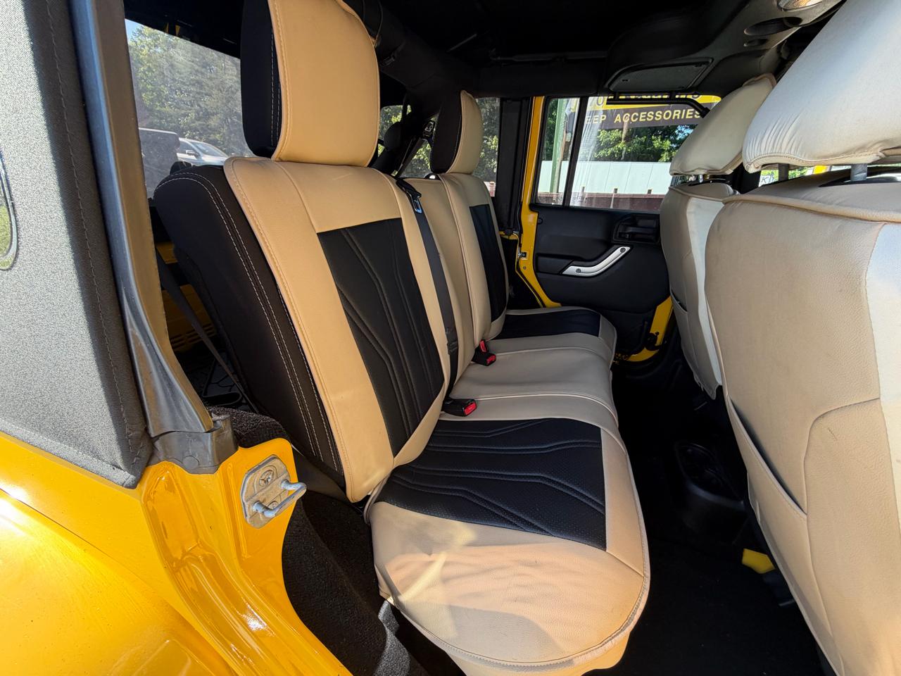 Jeep Wrangler Unlimited Sahara 4WD 2015