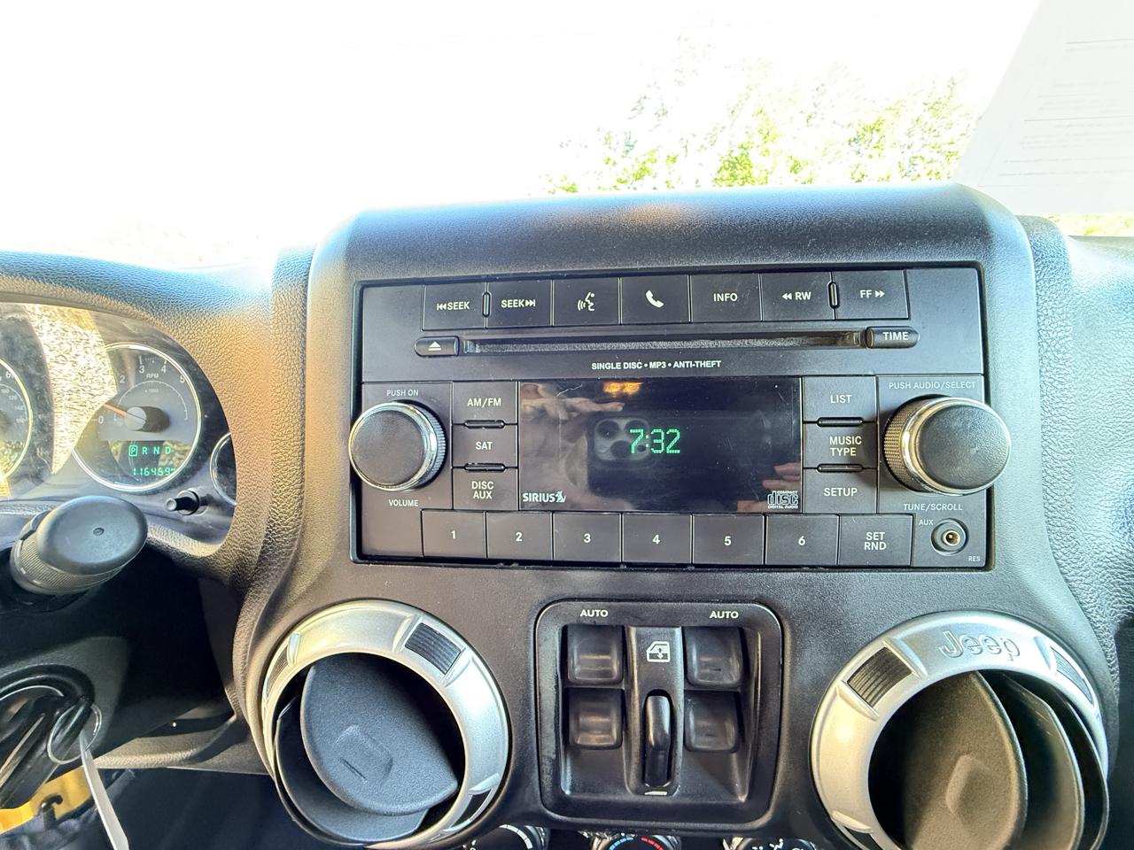 Jeep Wrangler Unlimited Sahara 4WD 2015