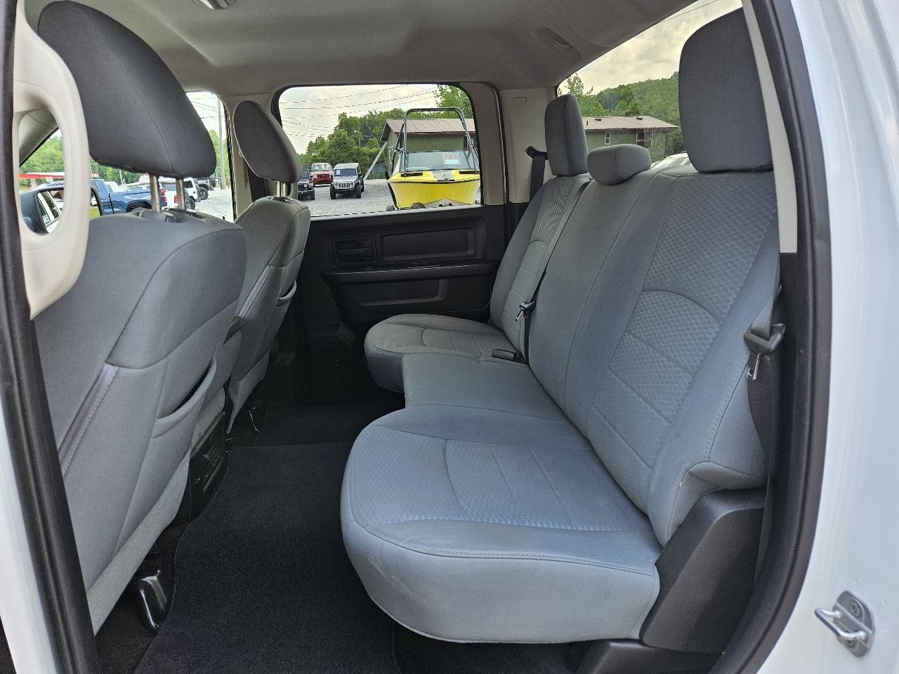 RAM 1500 Tradesman Crew Cab SWB 2WD 2013