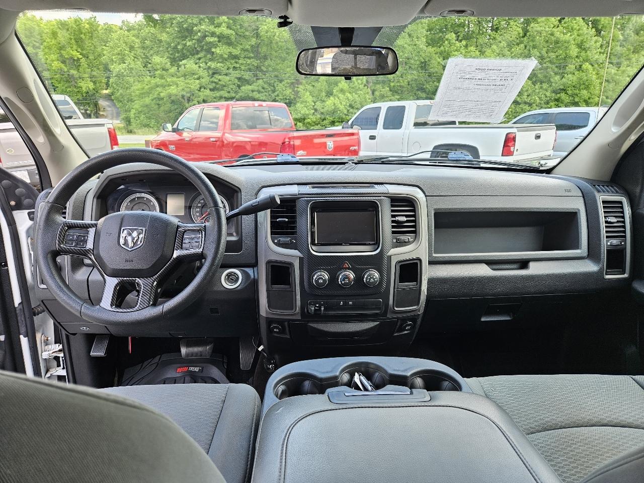 RAM 1500 Tradesman Crew Cab SWB 2WD 2013