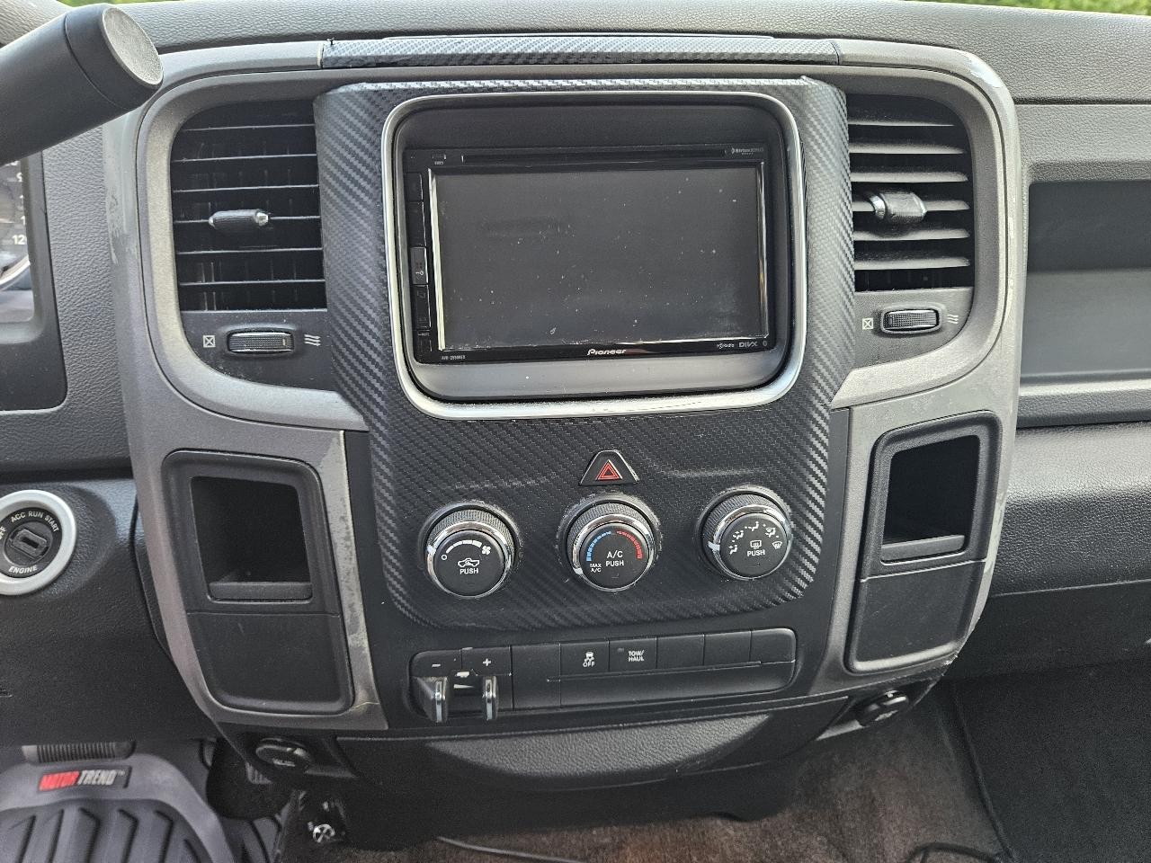 RAM 1500 Tradesman Crew Cab SWB 2WD 2013