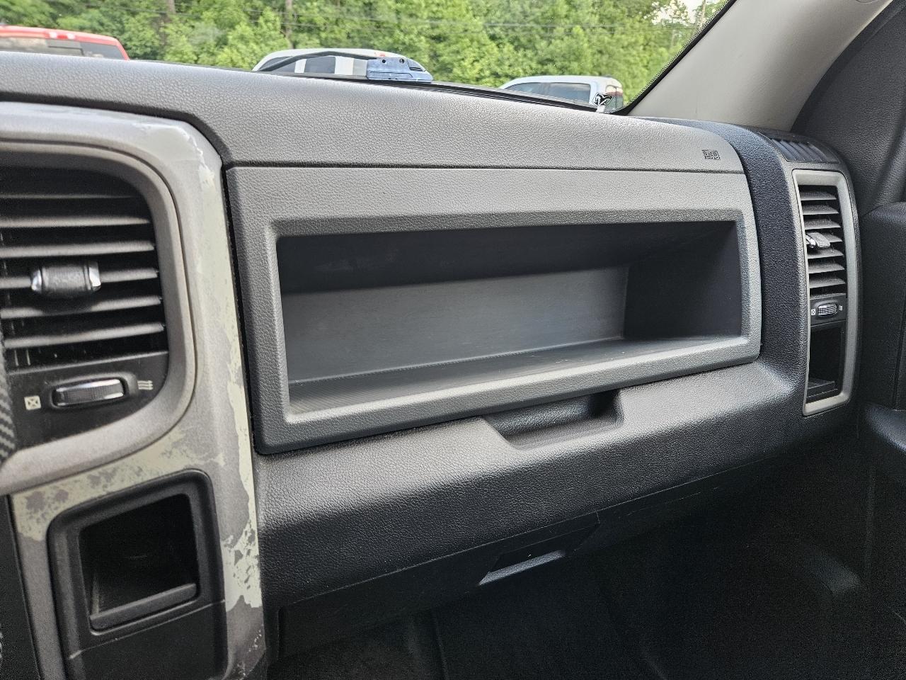 RAM 1500 Tradesman Crew Cab SWB 2WD 2013