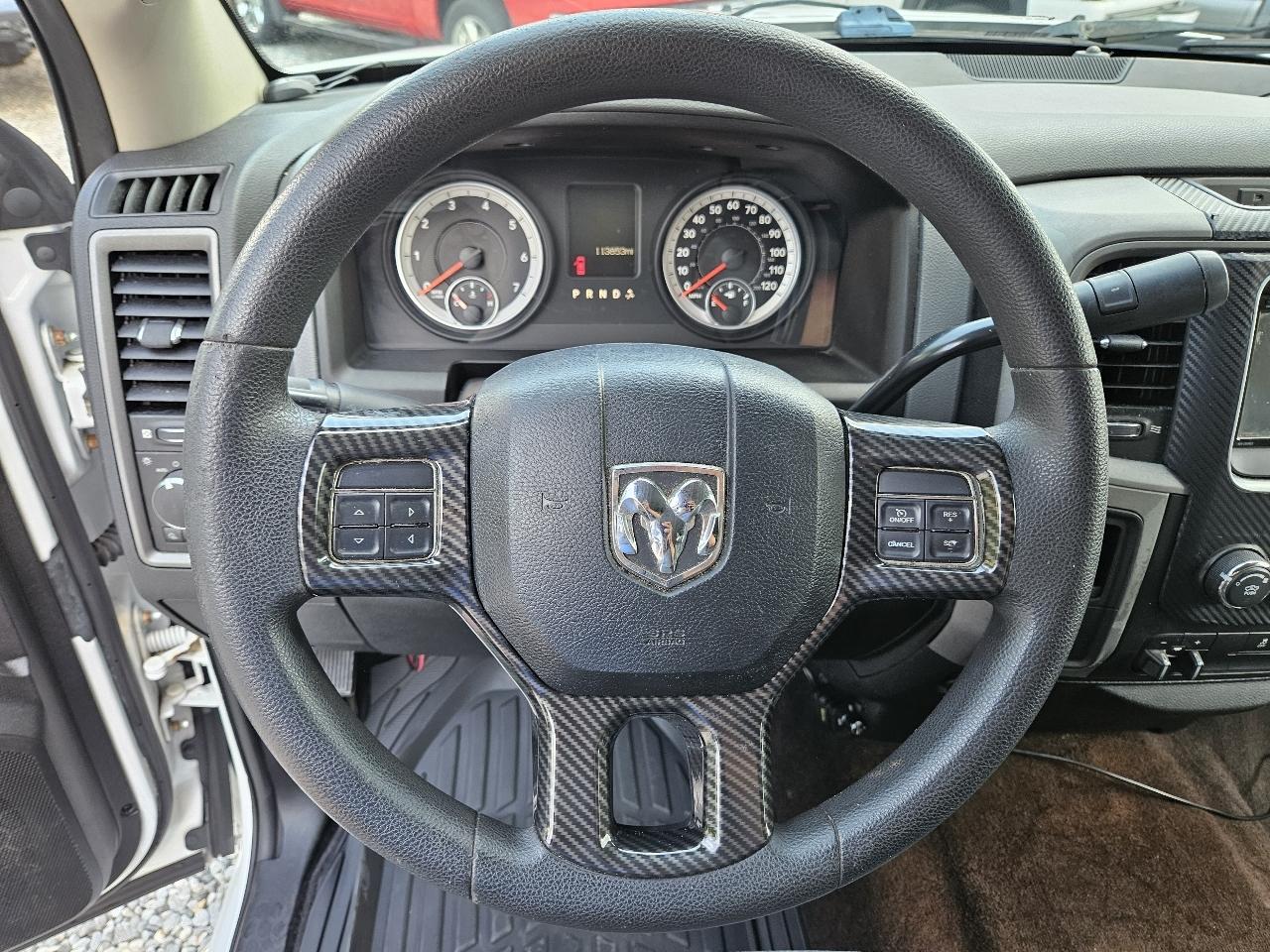 RAM 1500 Tradesman Crew Cab SWB 2WD 2013