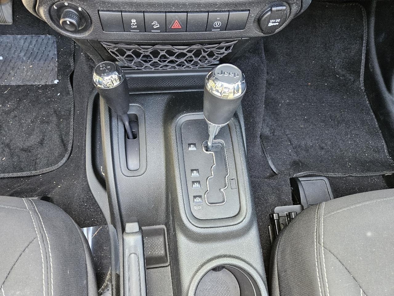 Jeep Wrangler Sahara 4WD 2017