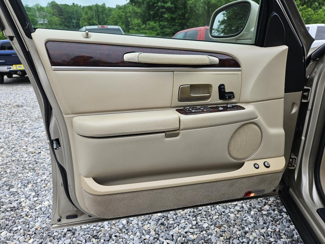 Lincoln Town Car Signature 2007