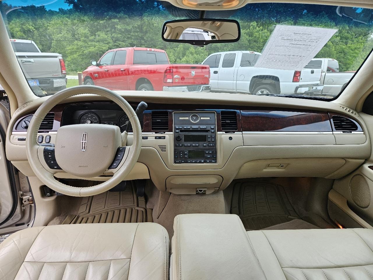 Lincoln Town Car Signature 2007
