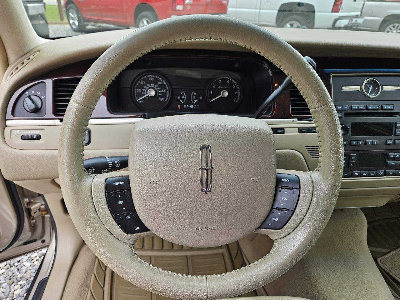 Lincoln Town Car Signature 2007