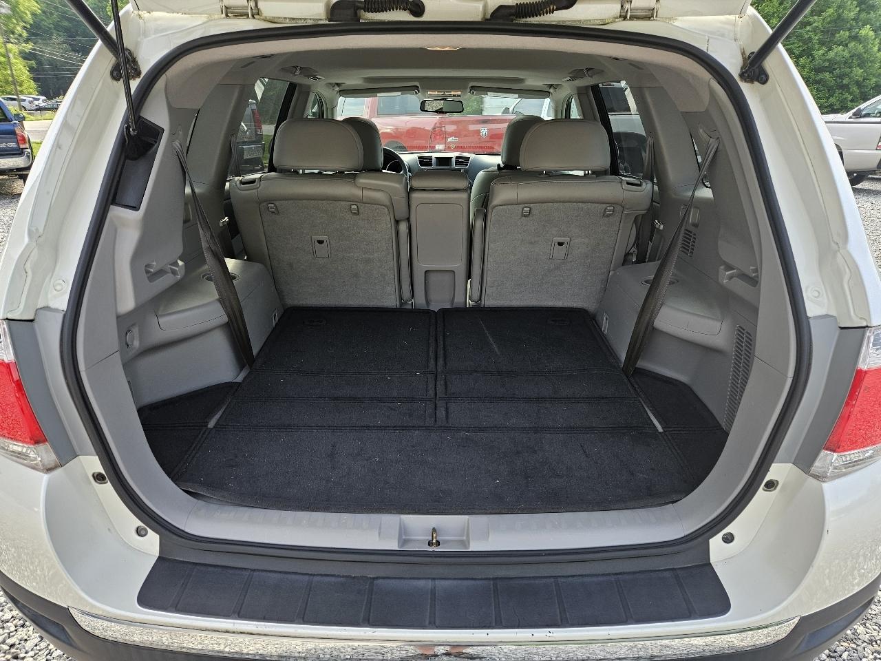 Toyota Highlander Limited 2WD 2013
