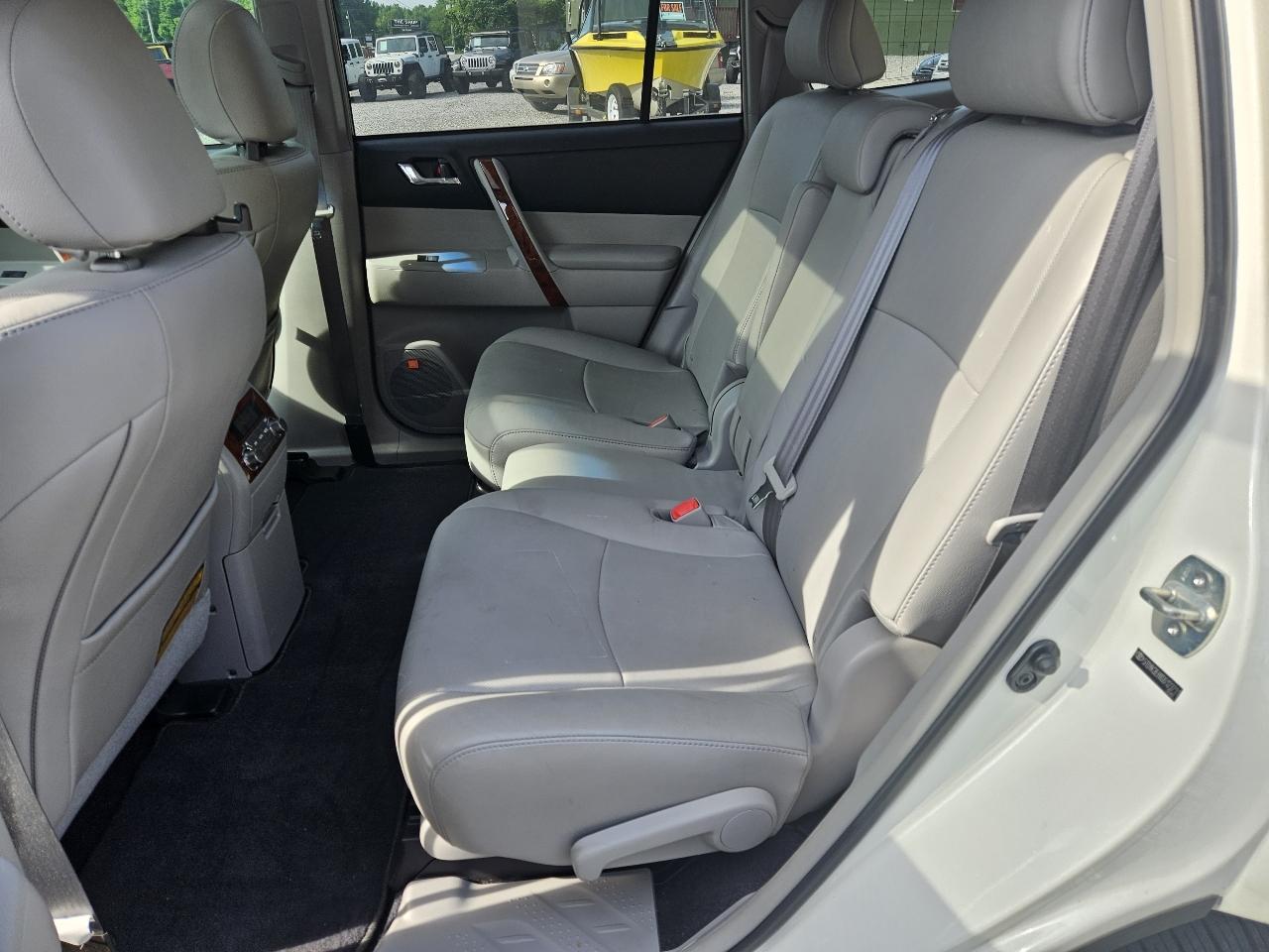 Toyota Highlander Limited 2WD 2013