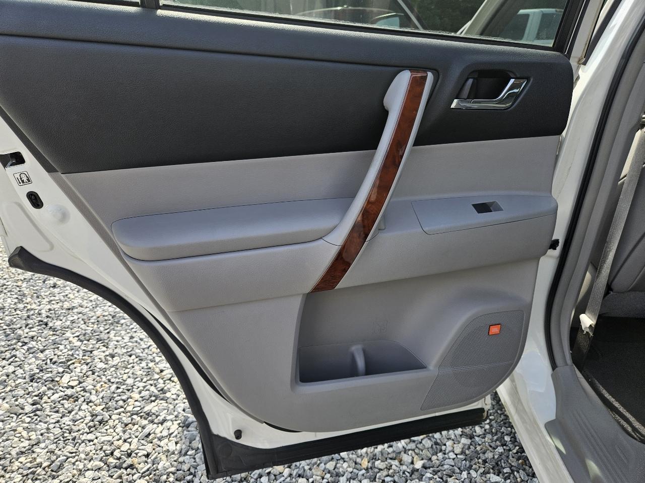 Toyota Highlander Limited 2WD 2013