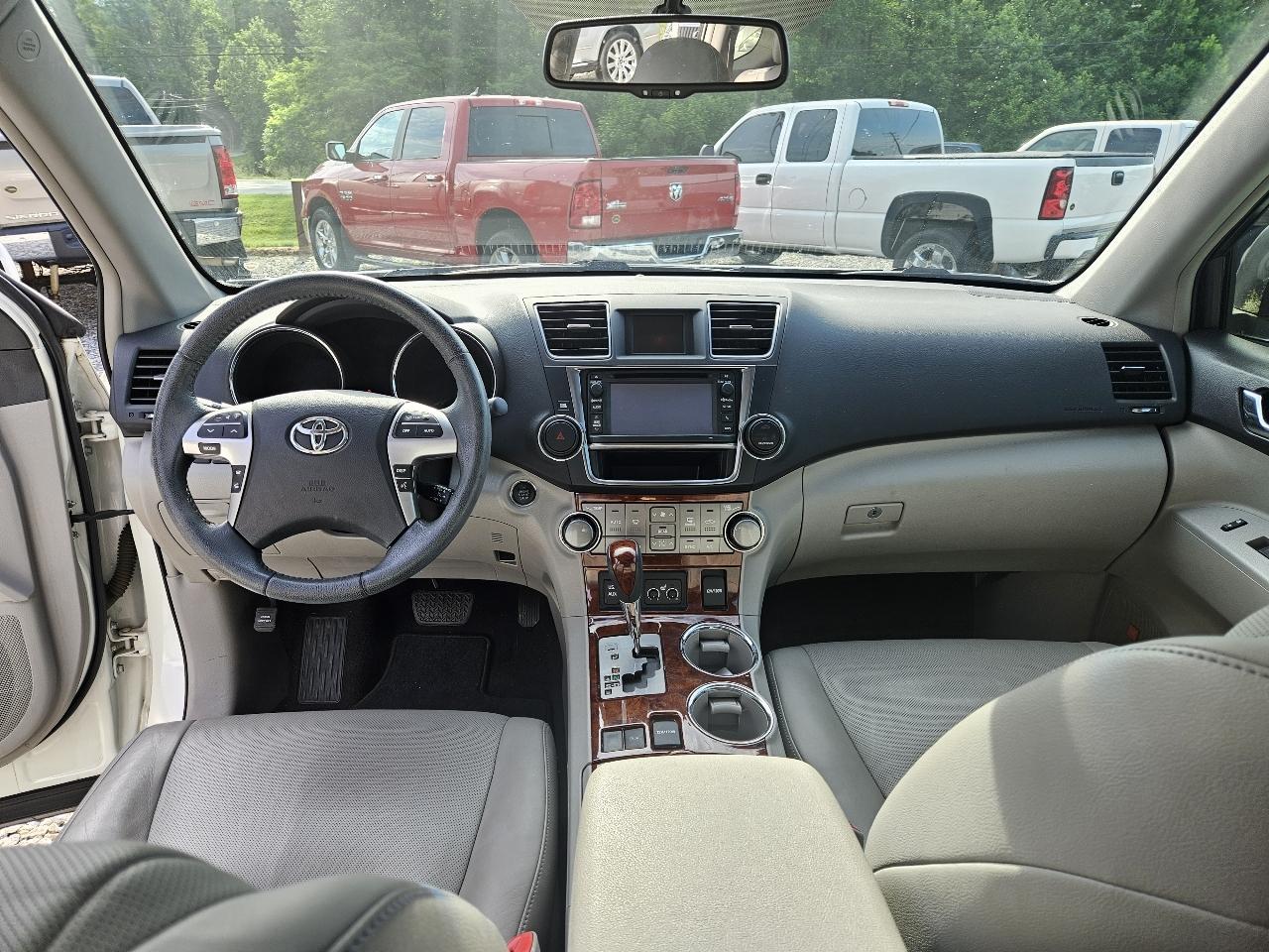 Toyota Highlander Limited 2WD 2013