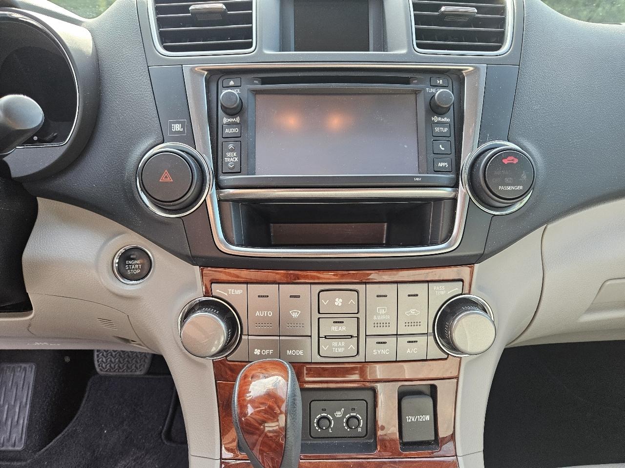 Toyota Highlander Limited 2WD 2013