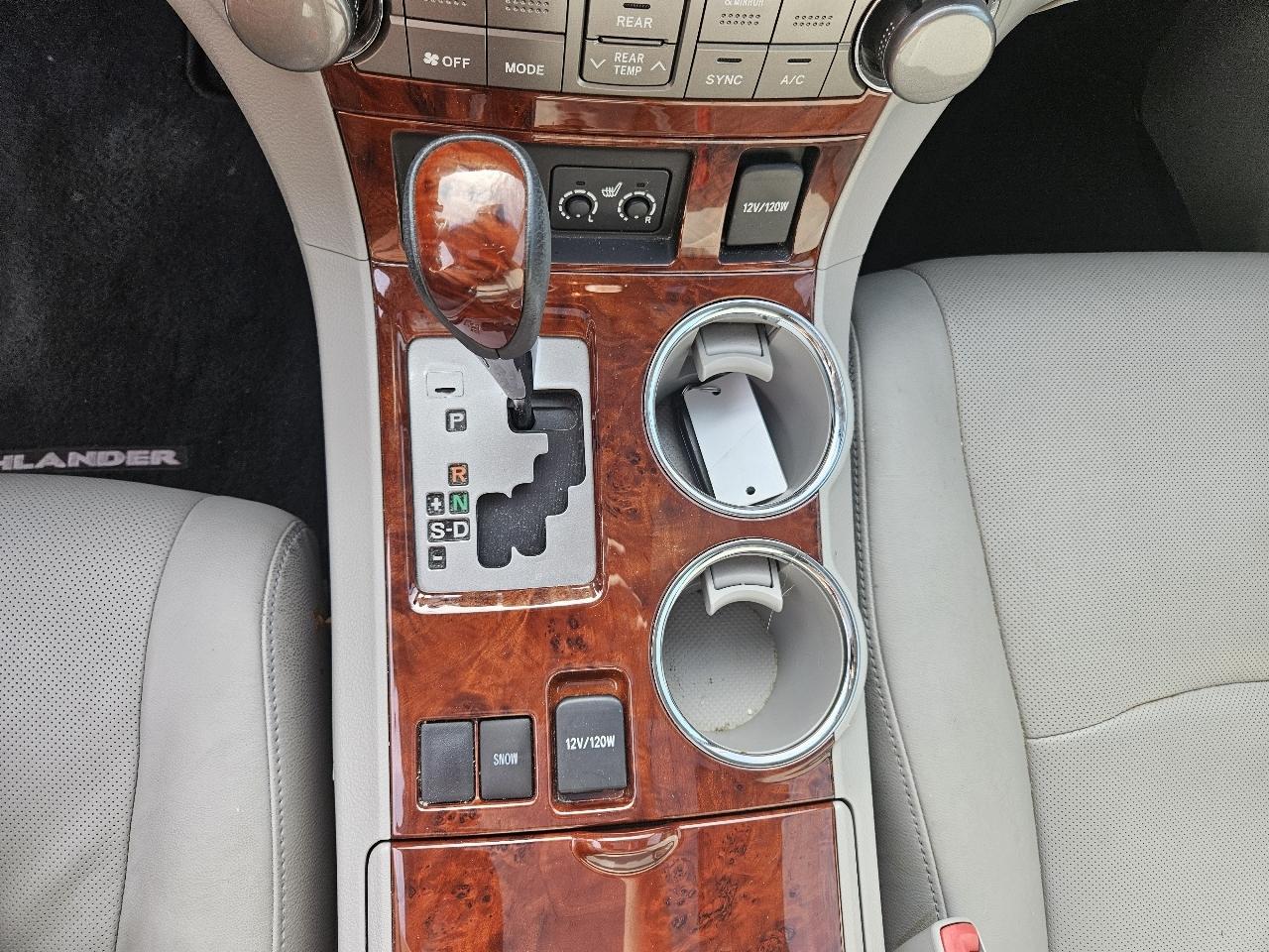 Toyota Highlander Limited 2WD 2013