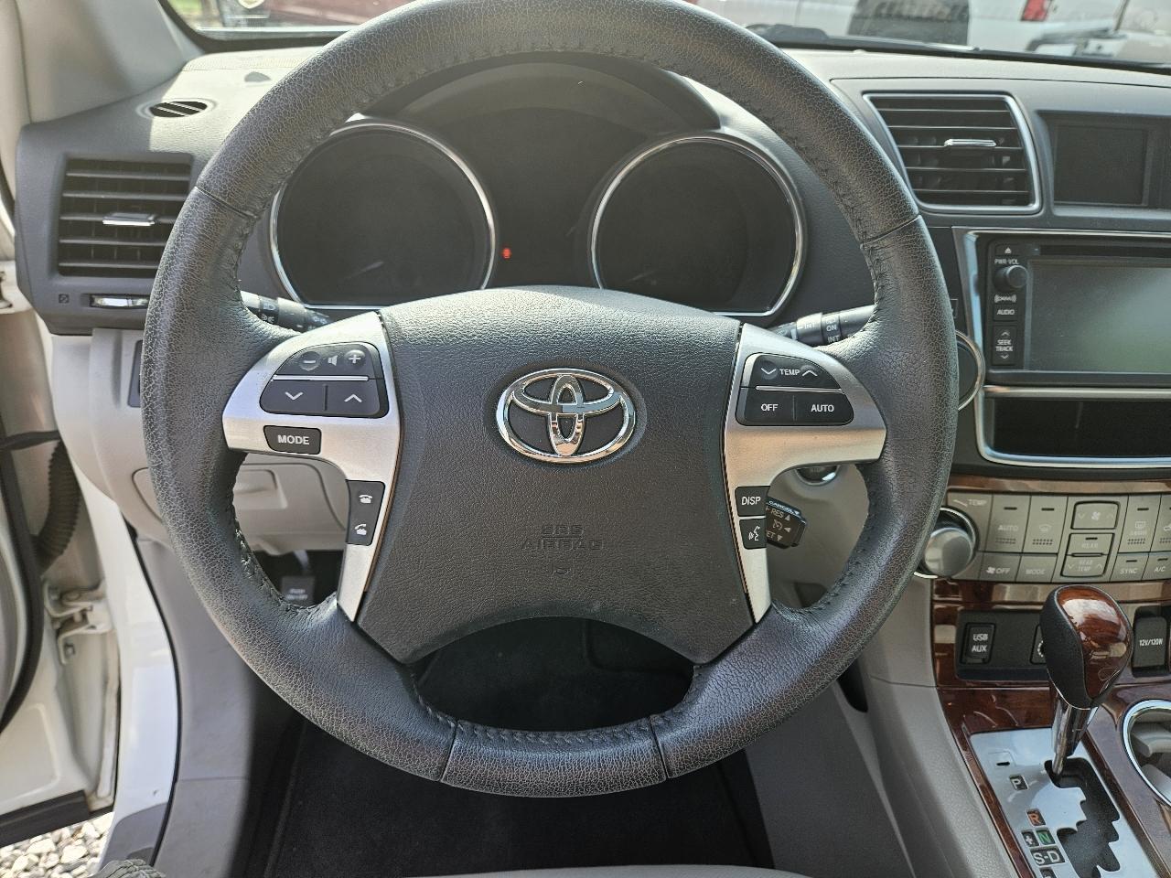 Toyota Highlander Limited 2WD 2013