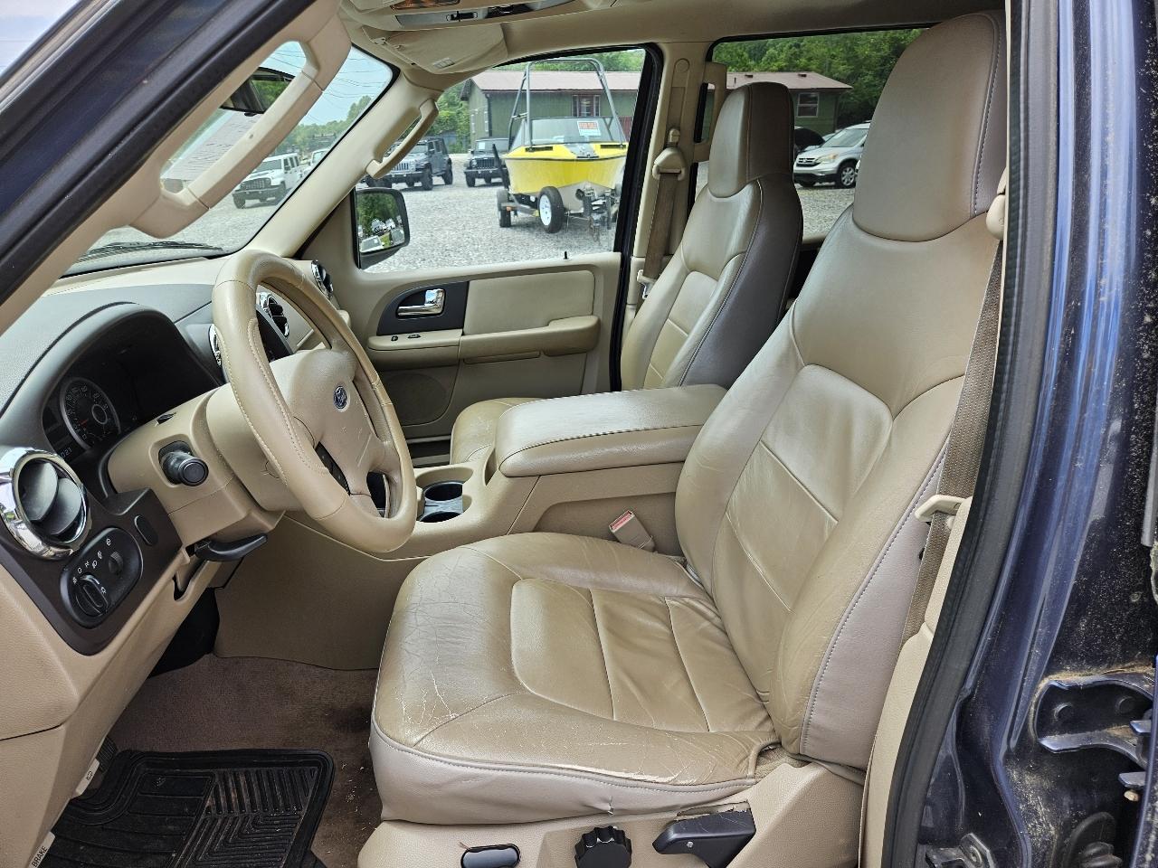 Ford Expedition XLT 2WD 2005