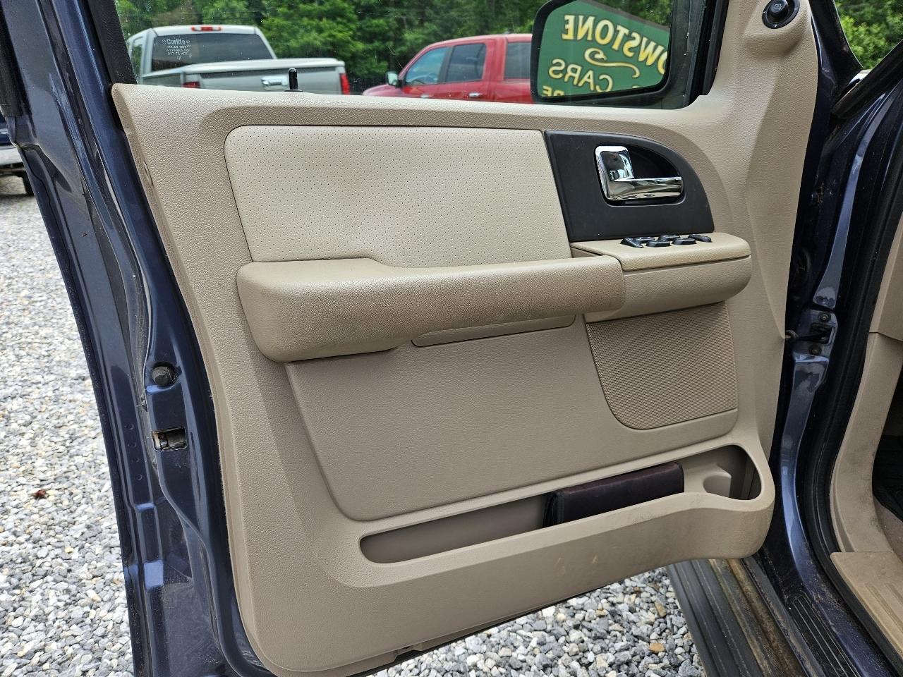Ford Expedition XLT 2WD 2005