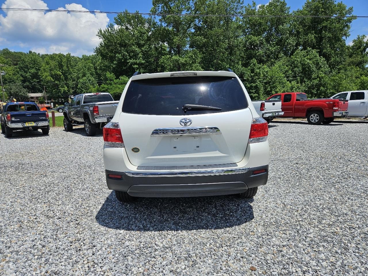 Toyota Highlander Limited 2WD 2012