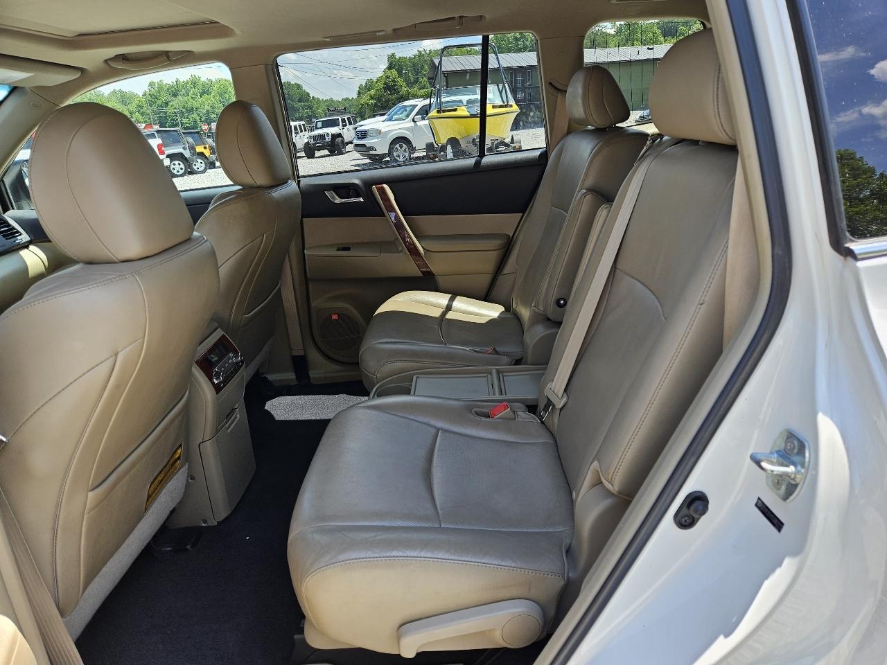 Toyota Highlander Limited 2WD 2012