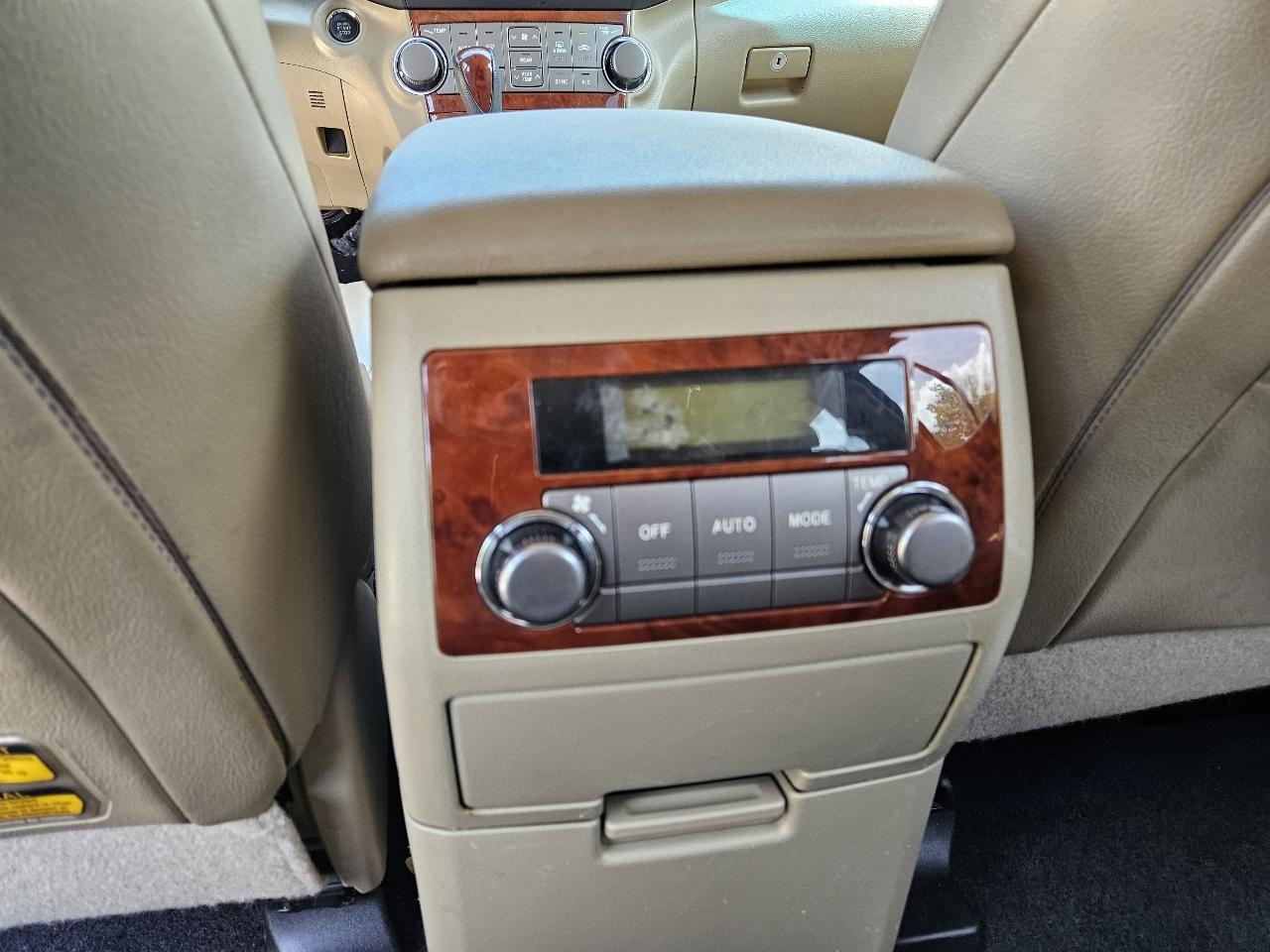 Toyota Highlander Limited 2WD 2012