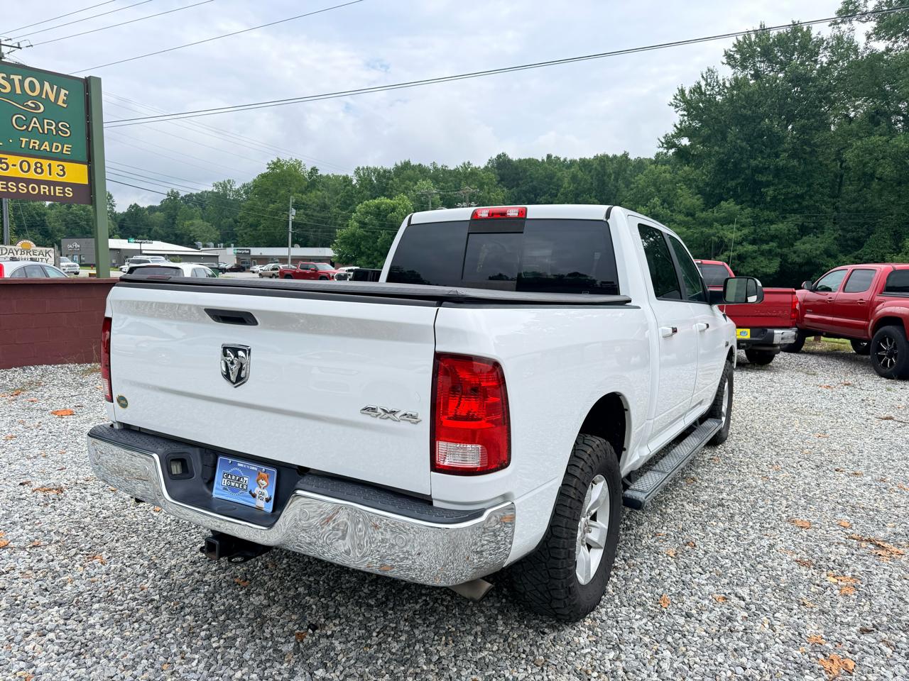 RAM 1500 SLT Crew Cab SWB 4WD 2017