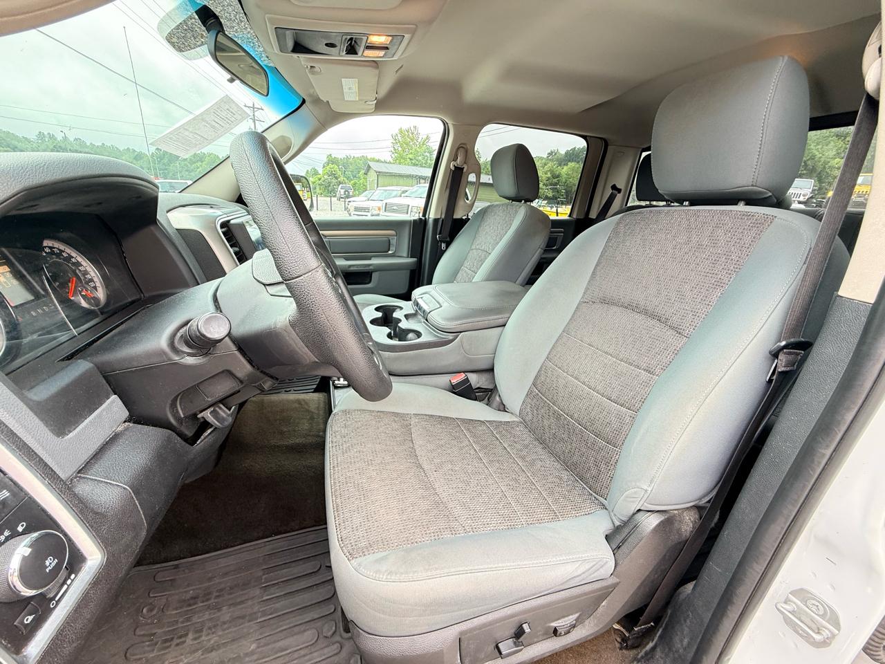 RAM 1500 SLT Crew Cab SWB 4WD 2017